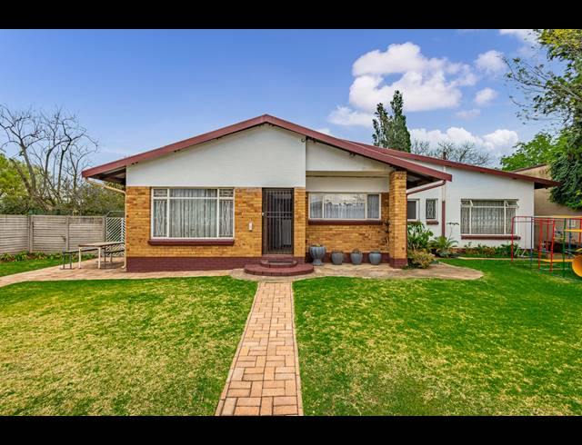 3 BEDROOM HOUSE FOR SALE IN BRENTHURST